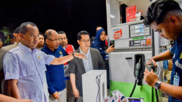 Menteri ESDM, Bahlil Lahadalia, sidak SPBU di Jatim