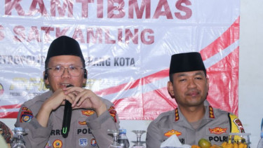 Kapolres Metro Tangerang Kota, Kombes Pol Raden Muhammad Jauhari (kanan)
