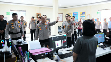 Wakapolri Komjen Dedi Prasetyo meninjau SPKT Polresta Denpasar