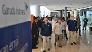 Menteri Perhubungan, Dudy Purwagandhi, Dirut Garuda Indonesia, Glenny H Kairupan