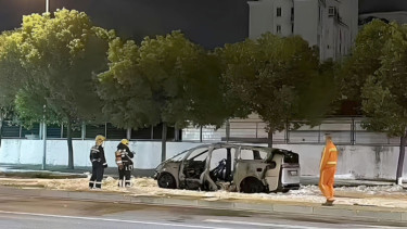 Mobil listrik Li Auto terbakar di China