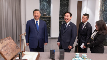 Momen pertemuan Xin Jinping dan Presiden Korea Selatan, Lee Jae Myung
