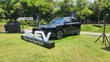 Jaecoo j5 EV, Desain Elegan ala Range Rover, Dimensi Kompak untuk Mobilitas Urban, Harga Spesial untuk 1.000 Pembeli Pertama, Interior Lapang dan Premium, Performa Bertenaga dan Efisien, Perbedaan Fitur Antara Comfort dan Premium