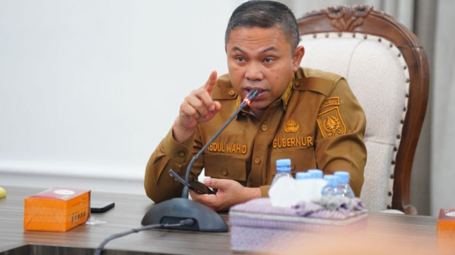 Gubernur Riau Abdul Wahid, 1. Saleh Djasit (1998–2003): Kasus Mobil Damkar, 2. Rusli Zainal (2003–2013): Korupsi PON dan Kehutanan, 3. Annas Maamun (2014–2019): Suap Alih Fungsi Hutan, 4. Abdul Wahid (2024–sekarang): OTT KPK di Dinas PUPR