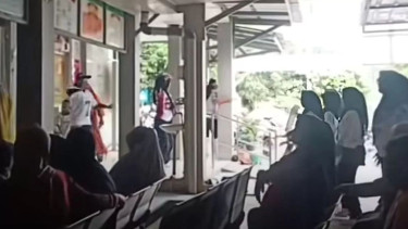 Petugas Puskesmas di Serang Malah Senam Saat Pasien Antre Berobat