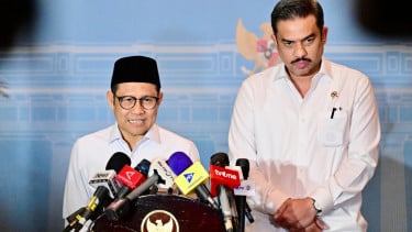 Menko PM, Muhaimin Iskandar alias Cak Imin (kiri)