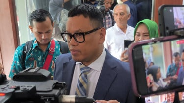 Anggota DPR RI Surya Utama atau Uya Kuya di Kompleks Parlemen, Senayan, Jakarta 