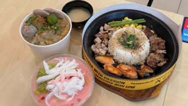 Kuliner di Hawker Street, Pluit Village.