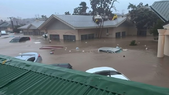 Topan Kalmaegi menyebabkan banjir dahsyat di Kota Cebu Filipina
