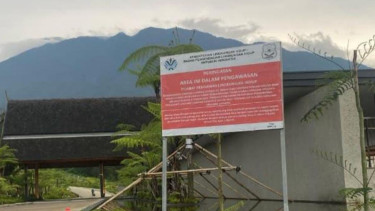Pencabutan plang segel terhadap 15 usaha wisata di Puncak