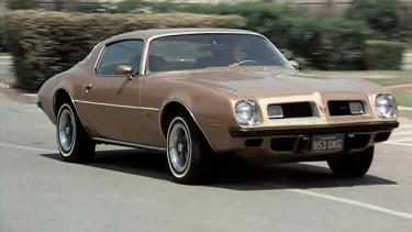 Mobil Pontiac Firebird Esprit tahun 1974