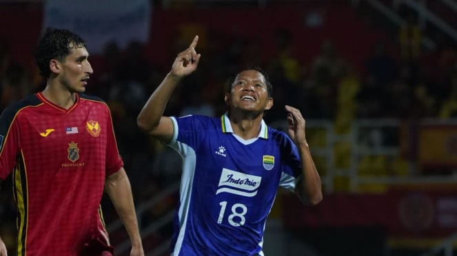 Pemain Persib Bandung Adam Alis