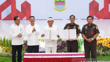 Gubernur Jawa Barat Dedi Mulyadi dan Kajati Jabar Hermon Dekristo