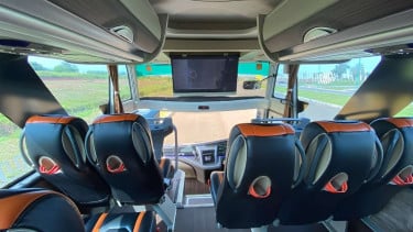 Ilustrasi naik bus