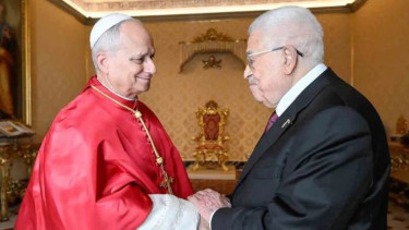 Paus Leo XIV bertemu Presiden Palestina Mahmoud Abbas di Vatikan