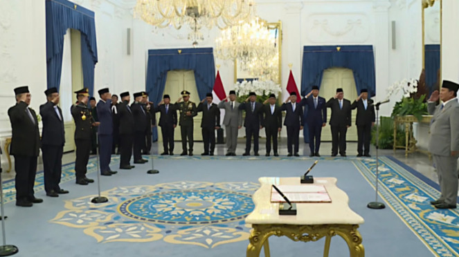 Pelantikan Komite Reformasi Polri di Istana Merdeka
