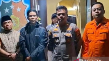 Pemilik motor misterius di atas Jembatan Cisokan, Cianjur, Herman (jaket hitam)