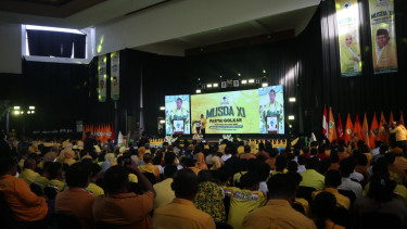 Bahlil membuka Musda XI Partai Golkar Maluku di Baileo Oikumene, Kota Ambon