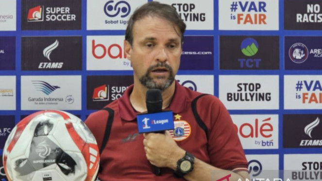 Pelatih Persija Jakarta Mauricio Souza, 1. 3 Isyarat Kuat Federico Barba Tinggalkan Persib, Bobotoh Bakal Mewek, 2. Judika Buat Lagu ‘Kusedang Sayang-Sayangnya’ untuk Shin Tae-yong, Ungkap Rasa Kehilangan, 3. Persija Belum Pikirkan Persib, Mauricio Souza Minta Tim Fokus Total Lawan Persijap, 4. Persib Intip Igor Sergeev, Striker Tajam Timnas Uzbekistan dengan Riwayat Cedera Panjang