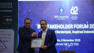 Founder ESQ Corp, Ary Ginanjar Agustian dalam acara Pencanangan IPB