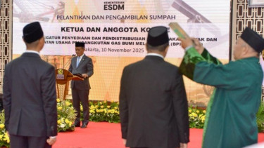Menteri ESDM, Bahlil Lahadalia, melantik Wahyudi Anas menjadi Kepala BPH Migas