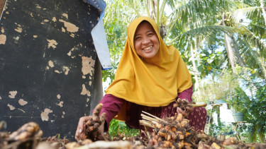 Ibu-Ibu Mekaar, Pahlawan Ekonomi Keluarga Indonesia