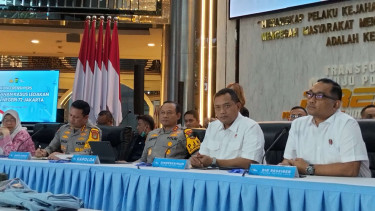 Dirreskrimum Polda Metro Jaya, Kombes Pol Imanuddin (kedua kanan)
