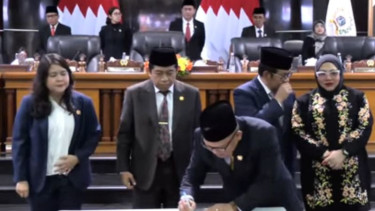 Penandatanganan Raperda APBD 2026 di Jakarta