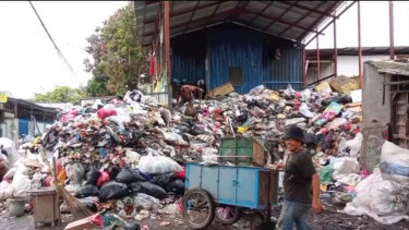 Tumpukan sampah di Kota Bandung