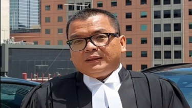 Mantan Wamenkumham Denny Indrayana jadi kuasa hukum Roy Suryo