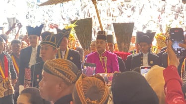 Kanjeng Gusti Pangeran Adipati Anom (KGPAA) Gusti Purbaya dinobatkan jadi PB XIV