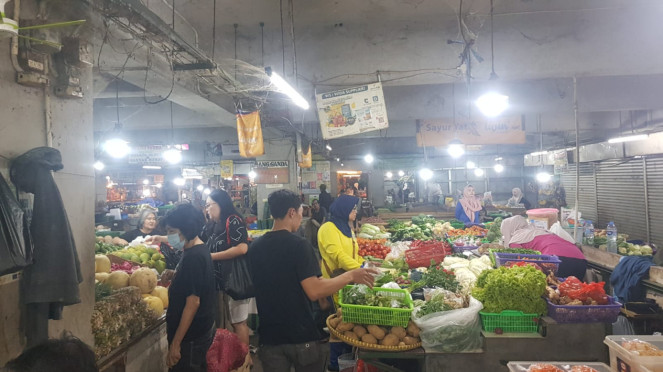 Harga sayuran di pasar tradisional Kota Bandung melonjak karena musim hujan