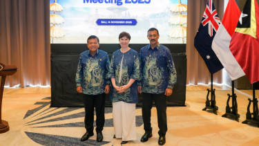 Kepala BIN, M Herindra (kiri)
