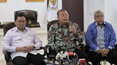 Wakil Ketua DPR RI Cucun Ahmad Syamsurijal (tengah) saat melaksanakan pertemuan dengan Badan Gizi Nasional (BGN) dan Persatuan Ahli Gizi (Persagi) di Kompleks Parlemen, Senayan, Jakarta