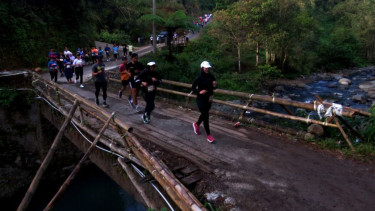 Salah satu jalan di Malino, Kabupaten Gowa, Sulawesi Selatan, Minggu (16/7/2023)