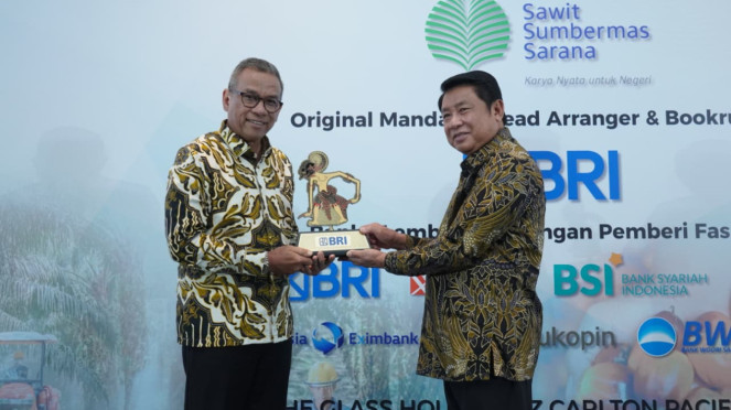 Wakil Direktur Utama BRI Agus Noorsanto dan CEO SSMS Jap Hartono