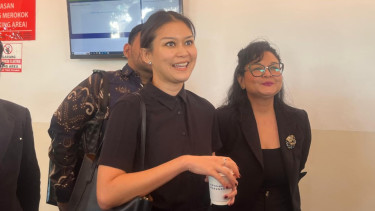 Marissa Anita Hadiri Sidang Cerai Perdana