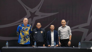 Sumardji dan Yunus Nusi serta Nova Arianto