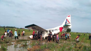 Pesawat terjatuh di Karawang