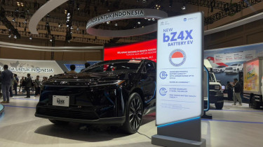 Mobil Listrik Toyota bZ4X rakitan lokal di pameran GJAW 2025