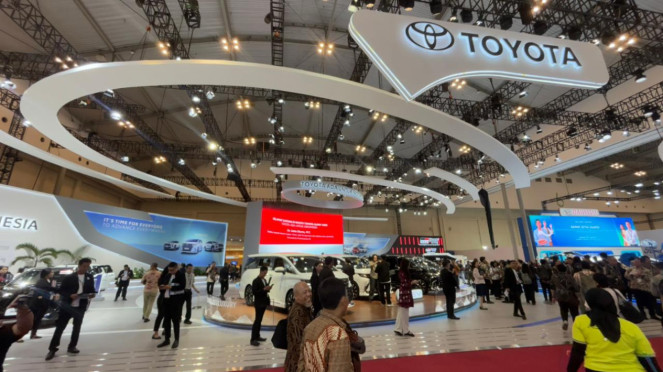 Booth Toyota di GJAW 2025