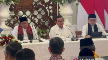 Gubernur DKI Jakarta, Pramono Anung Wibowo (tengah)
