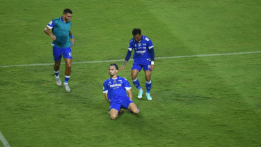 Pemain Persib, Andrew Jung Cetak Gol