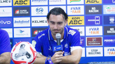 Striker Persib Bandung, Andrew Jung