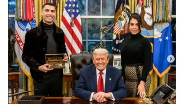 Cristiano Ronaldo Dapat Kunci Emas Gedung Putih dari Donald Trump