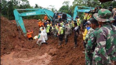 Evakuasi longsor Banjarnegara, Jateng.