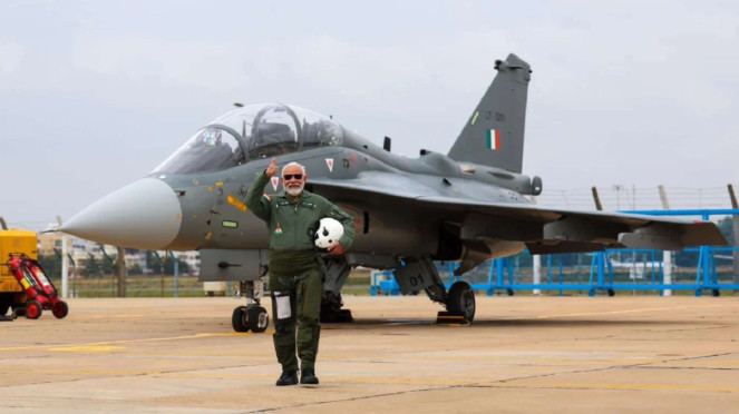 PM Narendra Modi Terbangkan Jet Tempur LCA Tejas, Spesifikasi Teknis Jet Tempur Tejas, Sistem Persenjataan dan Peran Tempur Tejas, Sistem Avionik dan Radar Canggih, Peran Strategis Tejas dalam Kekuatan Udara India, Rekam Jejak Insiden Kecelakaan