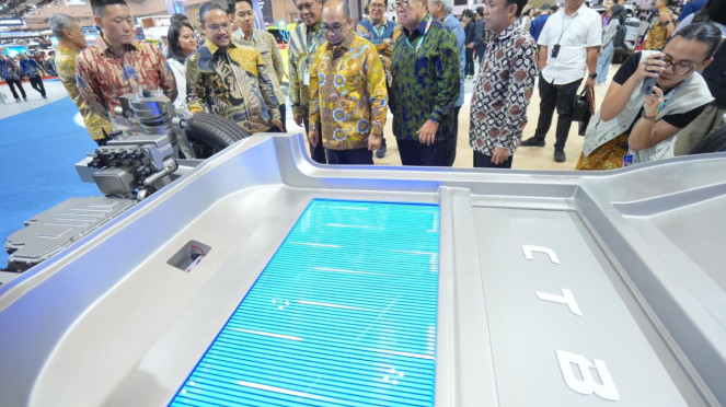 Kunjungan Kemenperin ke booth BYD di GJAW 2025