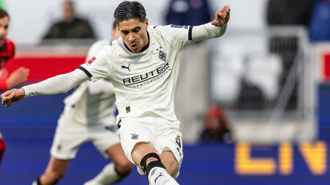 Bek Borussia Monchengladbach Kevin Diks