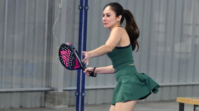 Wulan Guritno bermain padel, 1. Oxdog Ultimate Pro Light, 2. Royal Padel R-ACE Light 2025, 3. Adidas X-Treme LTD, 4. Drop Shot Canyon Pro Attack